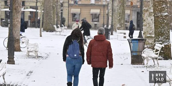 Najviše snega će pasti u južnoj Sloveniji, zbog bure na Primorskom mere u saobraćaju