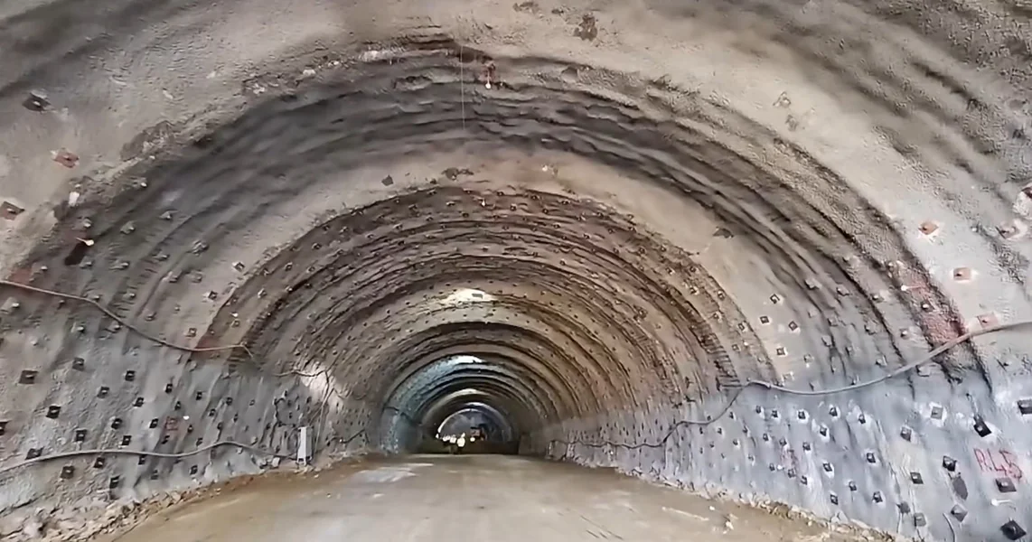 Druga galerija tunela Boita 1 na autoputu Sibiu-Pitesti probijena. Spektakularne slike zabelezene na gradilistu.