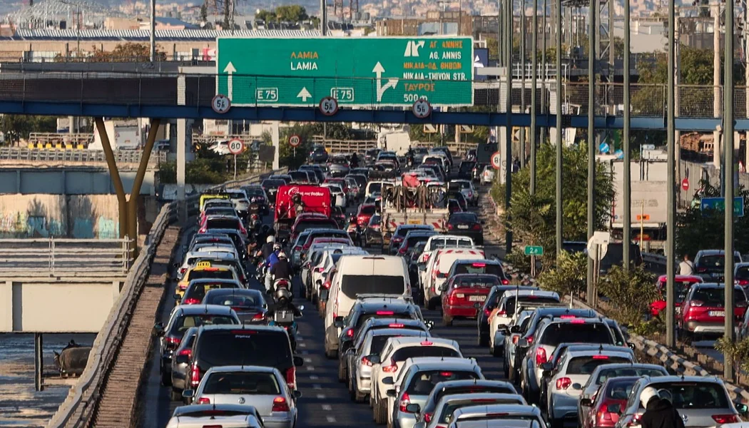 Masovni izlazak Atenjana na Božić: Rekordan broj letova i drumskih kretanja - Documento
