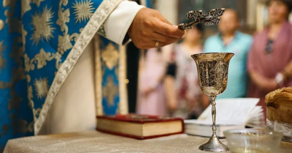 Sveta mučenica Evgenija, slavljena 24. decembra. Značenje praznika i veza sa Ajunom Božića