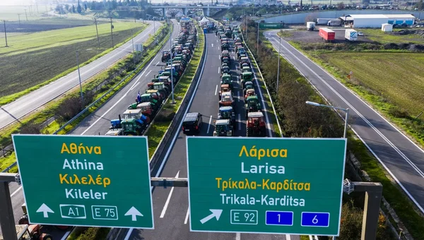 Poljoprivrednici: Maknuju traktore radi putnika – Blokade bezbednosne ELAS-a – Documento
