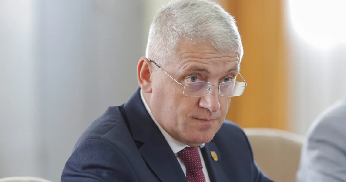 Adrian Ţuţuianu: CSM je saglasan da registracija političkih stranaka bude urađena u AEP; raspuštanje ostaje kod CCR