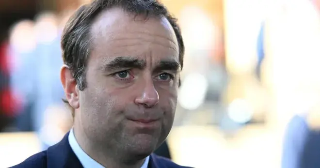 Francuski premijer naložio pripremu mogućih parlamentarnih izbora u martu, istovremeno sa opštinskim izborima.