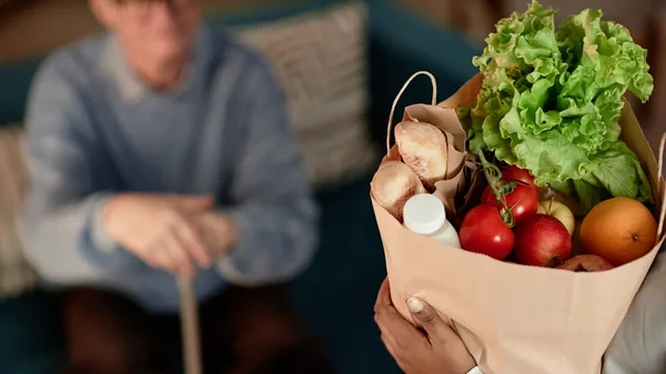 Dobrovoljci iz Ajtosa pripremili predbozicnu iznenadu za gotovo 100 starijih osoba u potrebi