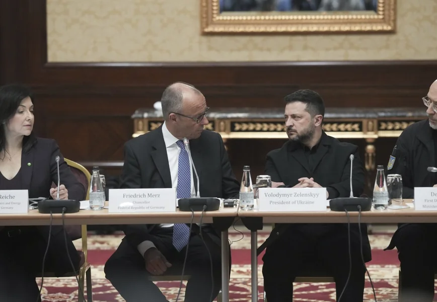 Pregovori na horizontu, oružje na terenu - Nova Makedonija