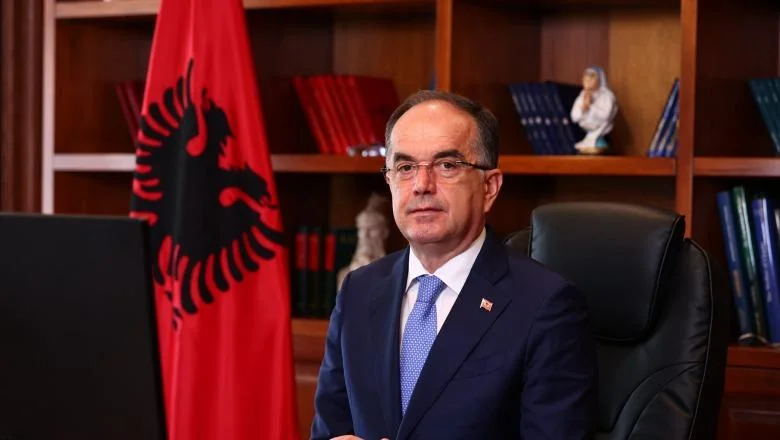 Zakon je usvojen u ranim jutarnjim casovima, predsednik Begaj izdaje dekret o novim platama pravosudnih sluzbenika