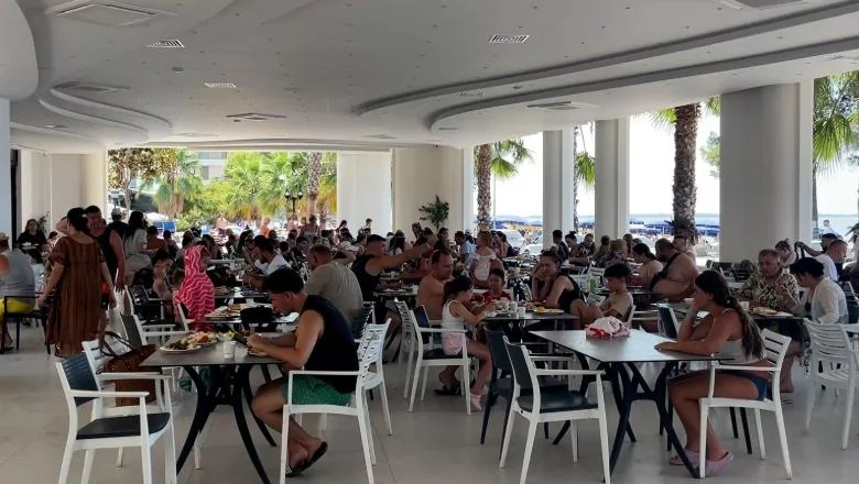 Lezhe/ Preko 1,5 miliona turistickih poseta, porast od 14%! Shengjini i Talja najvise posecene plaze, Albanci sa Kosova prednjače po broju posetilaca - Shqiptarja.com