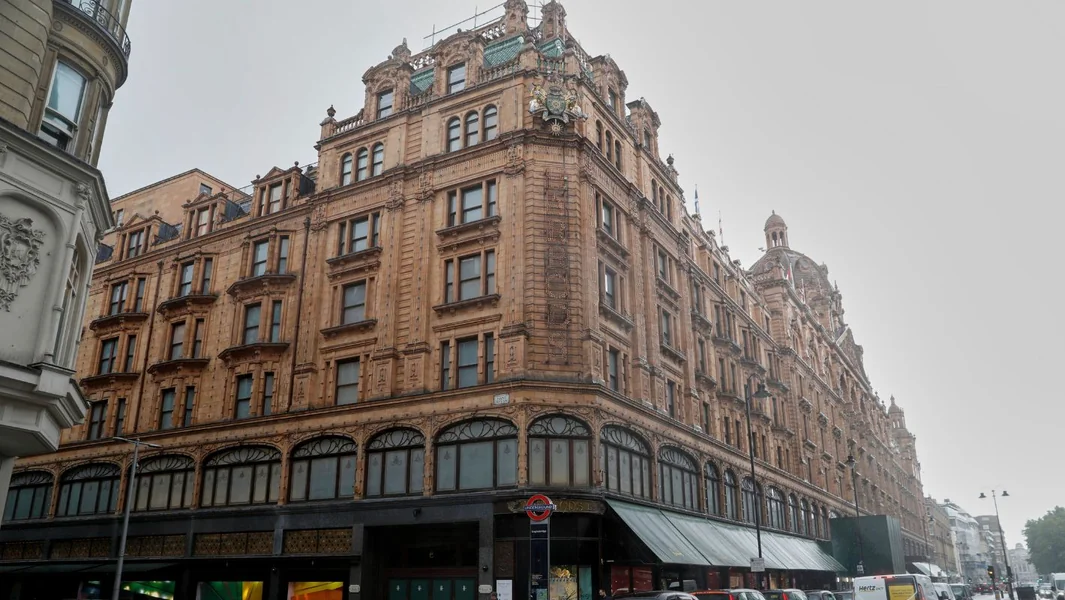 Harrods: Želi da povrati odštetu isplaćenu žrtvama Mohameda Al-Fajeda - Documento