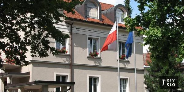 Iz konzularne zgrade u Ljubljani kroz prozor pao poljski diplomat