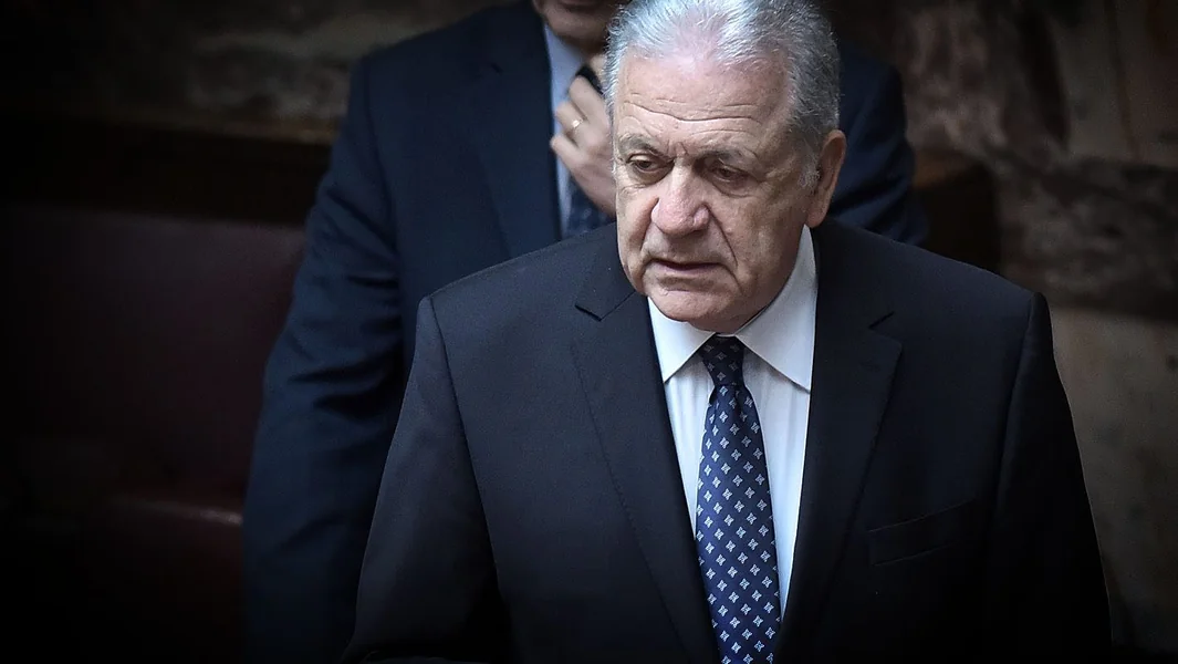 Qatargate: Ni sada Avramopoulos neće progovoriti – Podnesak Parlamentu o ukidanju njegove imunosti – Documento