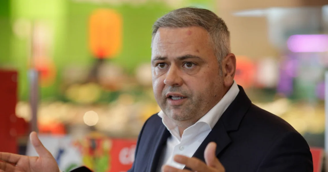 Bivši ministar poljoprivrede, upitan da li bi pojeo meso ovce koja je bolesna i necijepljena: Da. Ne utiče na zdravlje.
