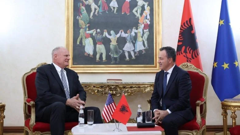 Peleshi prima američkog ambasadora: Skupština ima značajnu ulogu u jačanju strateškog partnerstva Albanija-SAD (VIDEO)