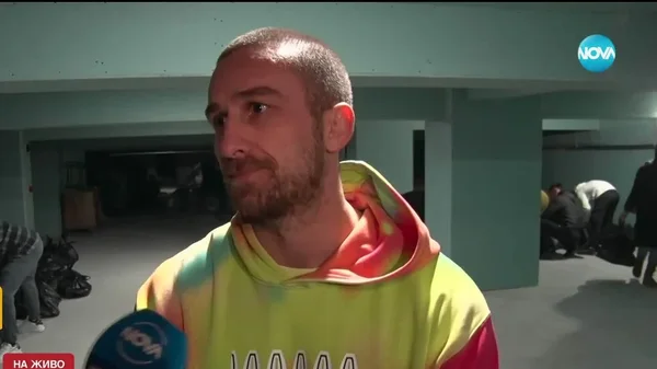 Dobrovoljci dele hranu starijima u Haskovsko