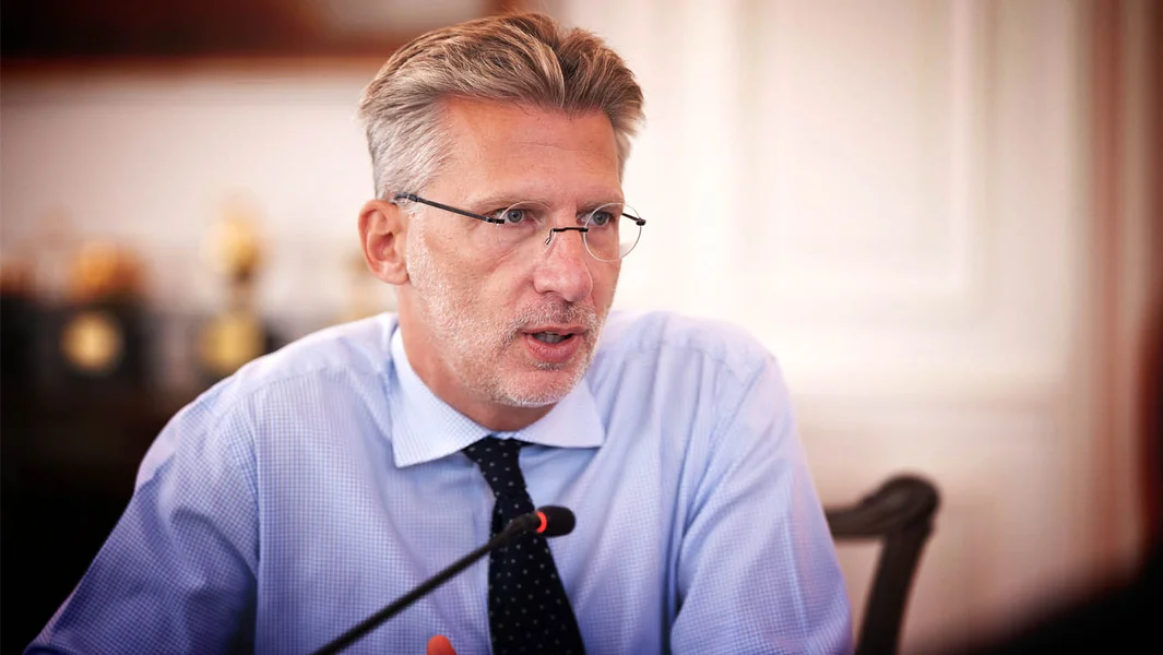 Akis Skertzos prodaje narativ o političkoj nestabilnosti i poredi Grčku sa Nemačkom - Documento